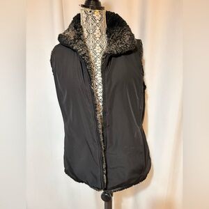 Kristen Blake Faux Fur Reversible Vest Pockets Women's Sz Med EUC